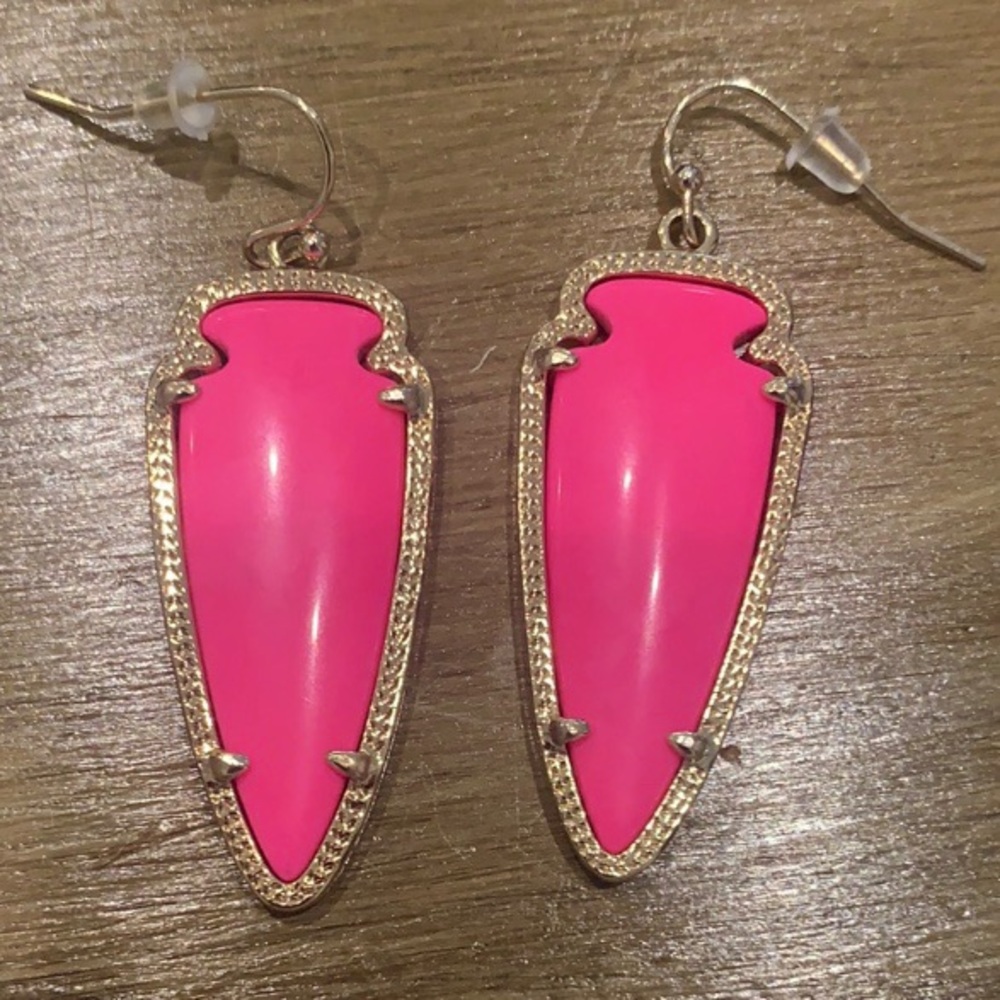 Kendra Scott Arrowhead Earrings, Neon Pink